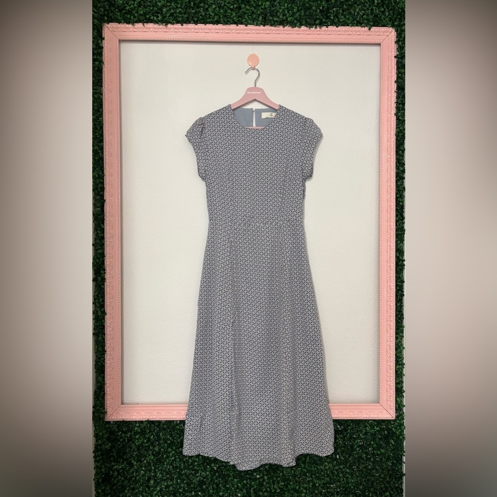 Commense Midi Dress - cutout on the back and a small slit on the front - size M